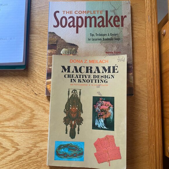 19-(VB) Vintage. Collectors. Books. Macrame. 70s. Soapmaker. 90s. Rare. - Picture 1 of 17